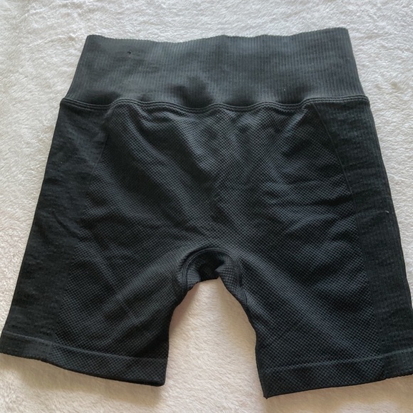 PINK Workout Shorts - Picture 4 of 8